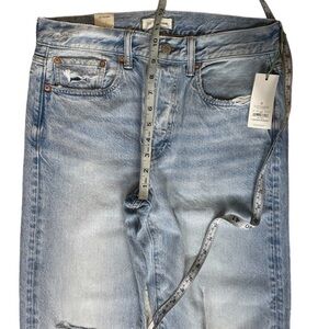 AE77 The Western Distressed Jeans Torn Rainbow Back Pocket Detail NWT Size 29